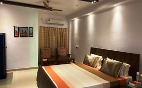Sunaina Hotel