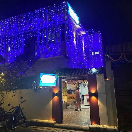The Sunaina Hotel Varanasi Exterior photo