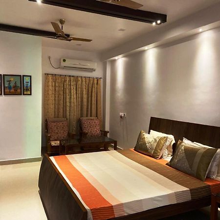 The Sunaina Hotel Varanasi Exterior photo