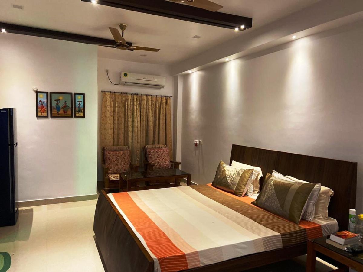 The Sunaina Hotel Varanasi Exterior photo